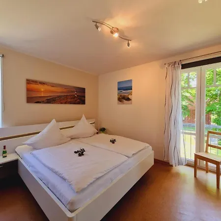 Strandlaeufer Rosita Mit Garten *