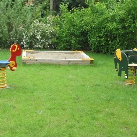 Strandlaeufer Rosita Mit Garten Rerik